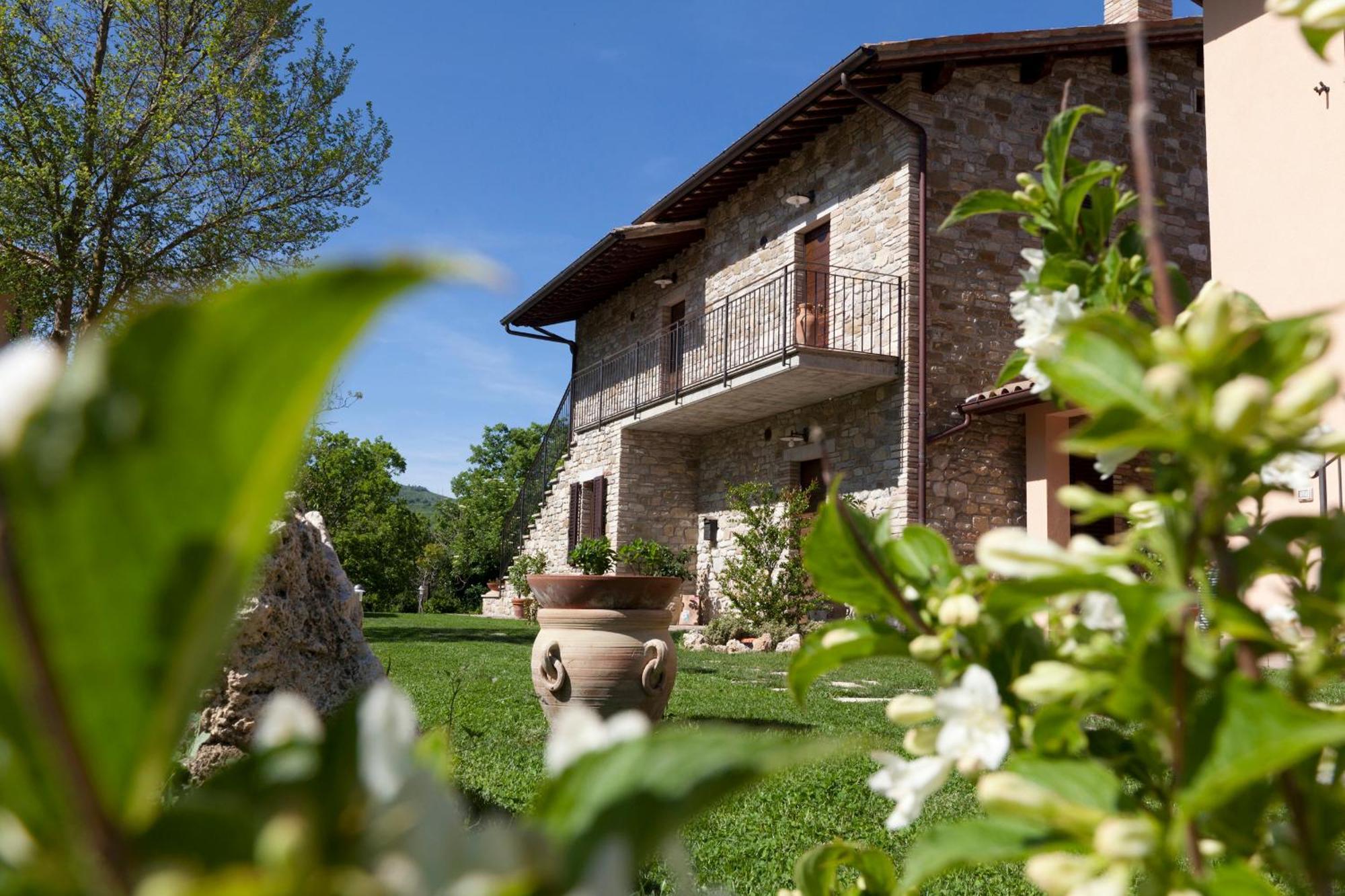 הוילה Piano Delle Pieve Relais Parco Del Subasio מראה חיצוני תמונה