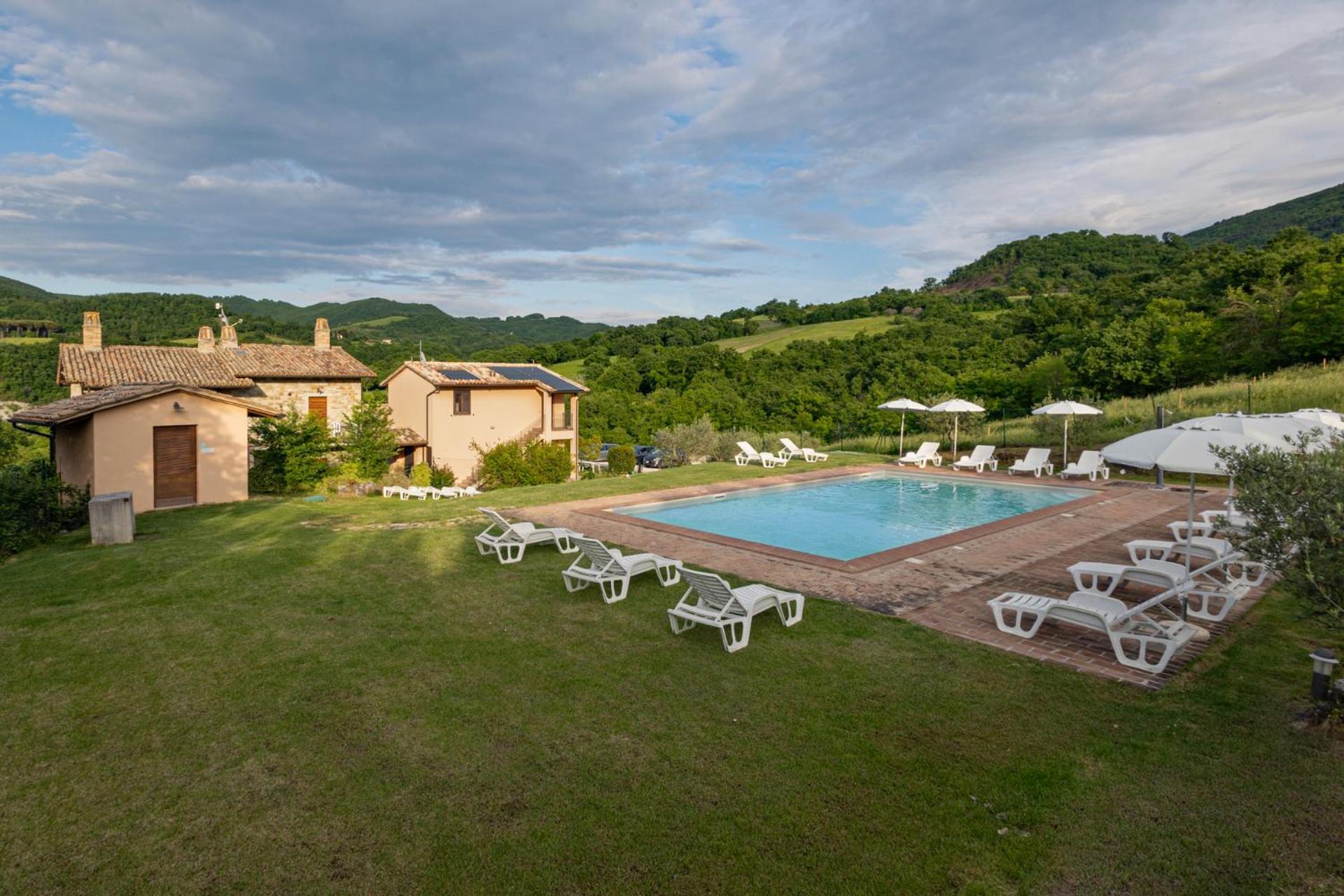 הוילה Piano Delle Pieve Relais Parco Del Subasio מראה חיצוני תמונה